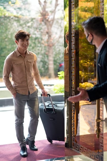 hotel-receptionist-work_23-2149661582